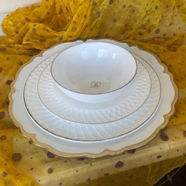 Imagem de Prato Raso, Fundo e Bowl Opalino Fio de Ouro 18un Royale