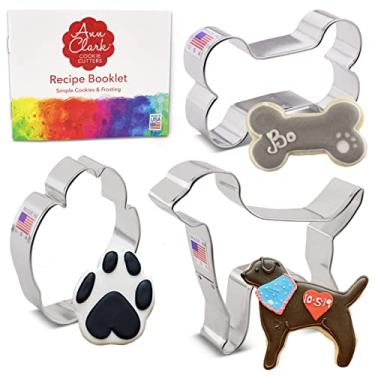 Imagem de Ann Clark Cookie Cutters Conjunto de 3 cortadores de biscoito para cães com folheto de receitas, cão labrador, estampa de pata e osso de cachorro