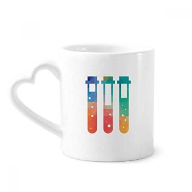 Imagem de Diferentes tubos de ensaio de líquidos caneca química café cerâmica copo de coração de vidro