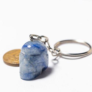 Imagem de Chaveiro Crânio Quartzo Azul Pedra Natural Caveirinha