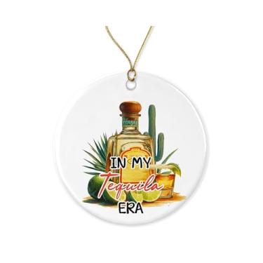 Imagem de Enfeite de Natal de tequila - Amante de tequila - Enfeite de vinho de cerâmica - Lembrança engraçada de Natal - Decoração de pendurar em árvore de Natal impressa em ambos os lados
