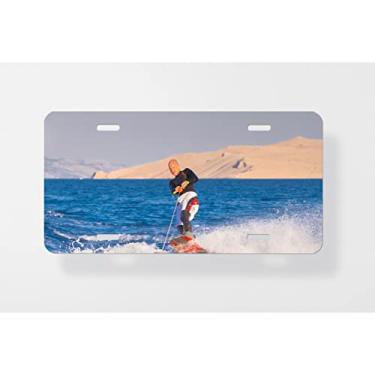 Imagem de Capa para placa de carro Wakeboarder no pôr do sol – Capa para placa de carro – Capa para moldura da placa de carro 15 x 30 cm