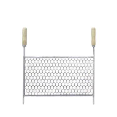 Imagem de Grelha Churrasqueira，Fabricado em Material Galvanizado，Equipado Com um Cabo de Madeira，FáCil de Transportar，Adequado para Grelhar Carne, Peixe e Salsichas(60x40)