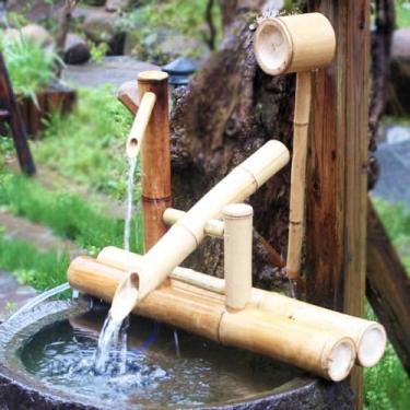 Imagem de Fonte de água de jardim zen, recurso de água de bambu, bomba de balanço, paisagem de água, decoração de jardim japonês