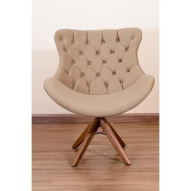 Imagem de Poltrona Decorativa Júlia Pé Giratório de Madeira Capitonê - Squadra D