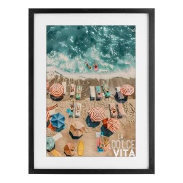 Imagem de Stupell Industries La Dolce Vita Aerial Beach Impressão emoldurada preta sob vidro, design por LSR Design Studio, 20 x 14