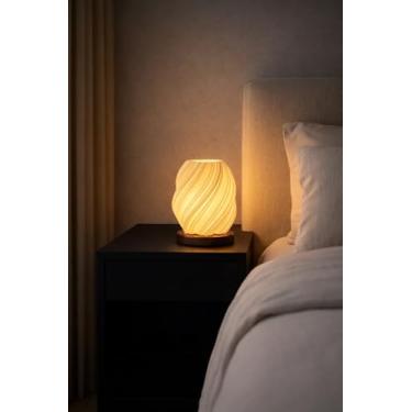 Imagem de Abajur Luminária de Mesa Haro com Base em Madeira Nobre Teca