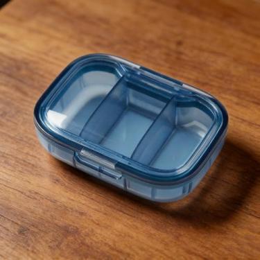 Imagem de Mini organizador de comprimidos portátil à prova de poeira plástico ABS compacto com 3 compartimentos, design durável para viagens, trabalho e transporte diário, azul
