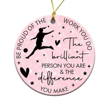 Imagem de MEDROC Enfeite de Natal de futebol feminino - cerâmica redonda de 7,6 cm para decoração de árvore Chrismtas, presentes de futebol para meninas jogadoras