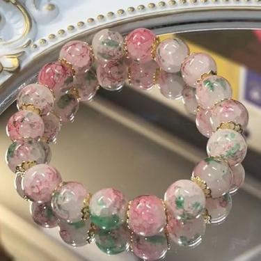 Imagem de Pulseira feminina feita à mão de 10 mm - Joias de cristal de energia positiva e cura para alívio da ansiedade, equilíbrio de chakras, meditação. Presente significativo para ela, mãe, esposa, amiga