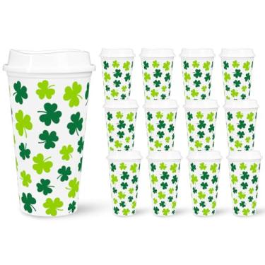 Imagem de Whaline Pacote com 12 xícaras de café reutilizáveis do Dia de São Patrício de 473 ml com tampas copo de plástico trevo verde trevo caneca de viagem de café para festas de férias irlandesas bebidas