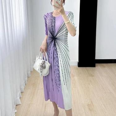 Imagem de Vestido Plissado Preto E Branco Feminino Com Decote Redondo E Mangas C