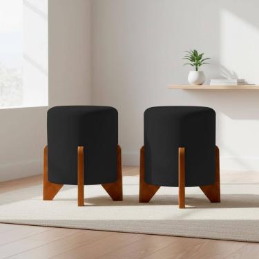 Imagem de Kit 2 Puffs Decorativos Eloah Redondo Assento Extra para Sala Quarto Suede Cores Pufe com Pés de Madeira