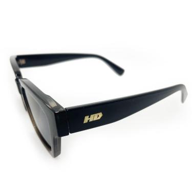 Imagem de Óculos de sol HD Swell Fumê com armação e hastes em cinza translucido e lentes com proteção UV-Feminino