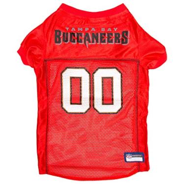 Imagem de Camiseta NFL Tampa Bay Buccaneers para cães, tamanho: X-Pequeno. Melhor fantasia de camisa de futebol para cães e gatos. Camisa de jérsei licenciada.