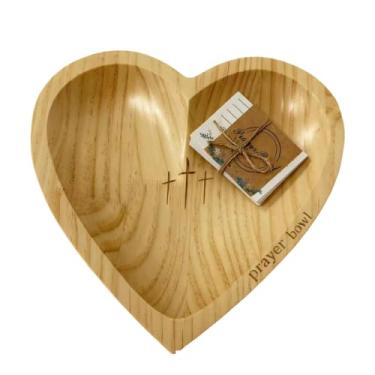 Imagem de Tigela de oração de coração de madeira – Bandeja decorativa feita à mão para orações, joias, chaves | Madeira natural com cruz gravada e tigela de oração | Decoração e organizador de casa rústica