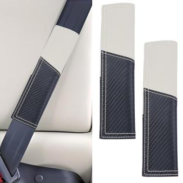 Imagem de ecocstm Capa para cinto de segurança de carro com 2 peças, capas de alça de ombro de cinto de segurança de fibra de carbono, almofada de cinto macio de couro respirável, acessórios interiores de carro
