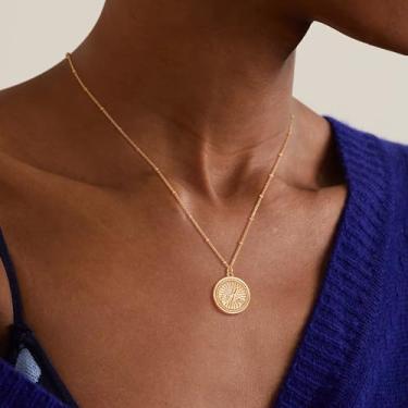 Imagem de Colares com inicial banhada a ouro 14K | Colar com pingente de moeda grossa para mulheres na moda | Colar com letra A com corrente satélite, Medium, Latão, Sem Pedra Preciosa