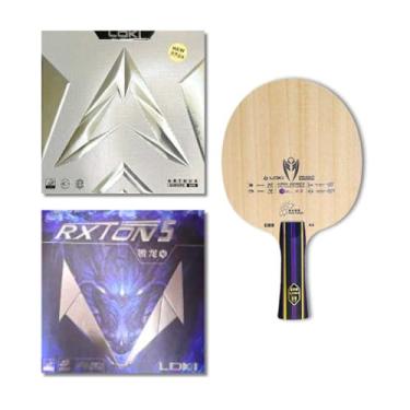 Imagem de Raquete de Tênis de Mesa Loki K3 Clássica, 5 Madeira + 2 Carbono, Cabo FL, Borrachas Arthur Europe Diamond Vermelha e Rxton 5 Preta, Profissional Ofensivo