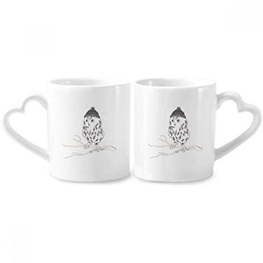 Imagem de Freehand Sketch Conjunto de canecas de porcelana para casais, coração e coração