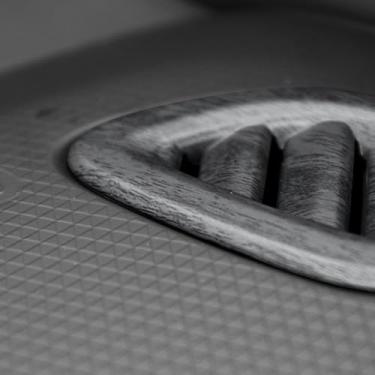 Imagem de YOUTOOCAR Tampa de moldura de acabamento de saída de ar condicionado lateral de grão de madeira compatível com acessórios Chevy Trax 2024-2025