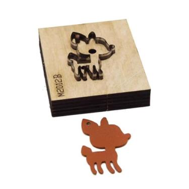 Imagem de YJIUYUANQ Molde de corte de couro em formato de veado 60 x 45 mm para cortador de couro, molde de corte de metal, com base de madeira lisa para artesanato DIY