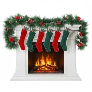 Imagem de Shappy Conjunto de 6 meias de Natal grandes de 45,7 cm para presentes a granel com guirlanda de ramos de pinheiro artificial 2 m meia de Natal com bagas vermelhas pinhas (vermelho, verde)