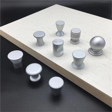 Imagem de HTNAFONI Puxadores de armário prateados de liga de alumínio puxadores de gaveta de armário de cozinha puxadores de porta de móveis 1 peça (7)