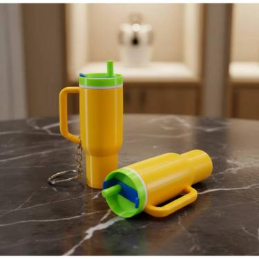 Imagem de Chaveiro de Bolsa Mini Garrafa - Porta Hidratante Labial