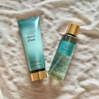 Imagem de Kit Victoria's Secret Aqua Kiss hidratante + Body Splash  Mais vendido