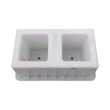 Imagem de Molde De Plástico Para Tijolo Oco De Cimento Com Duplo Furo 40x20x12cm