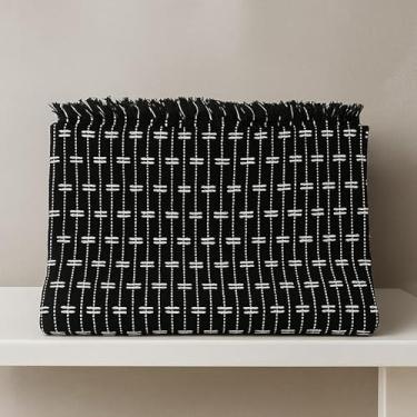 Imagem de Manta para sofá extragrande 3,00 x 1,80 metros Textura tijolo Algodão Decoração para quarto e sala de estar (Tijol.Preto com branco)