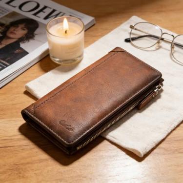 Imagem de Carteira masculina retrô marrom claro longo aberto em relevo em couro macio leve, design retrô longo aberto com padrão em relevo, couro macio e estrutura leve