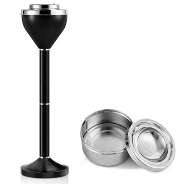 Imagem de cinzeiro em pé ao ar livre