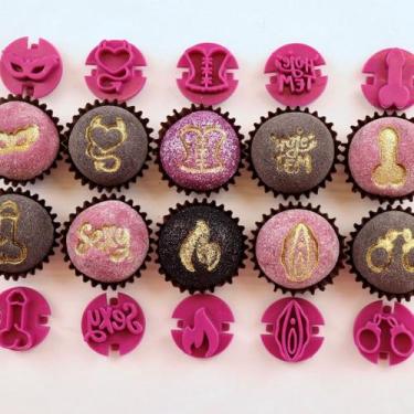 Imagem de Kit Carimbo Marcador Brigadeiros LOVE AMOR PICANTE Molde Festa Confeit