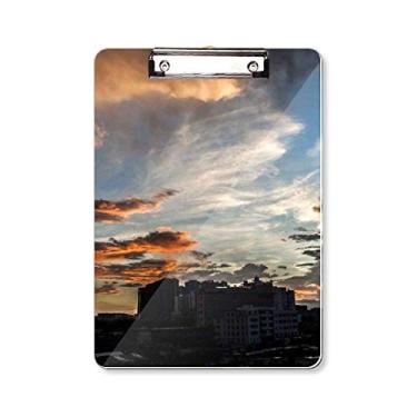 Imagem de Prancheta de prancheta colorida azul escuro com nuvens coloridas A4