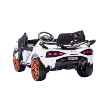 Imagem de Carrinho Elétrico Infantil Esportivo Branco, com Controle Remoto, para Crianças Acima de 3 Anos, Suporta até 30kg, 108x58x30cm