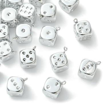 Imagem de Stiesy Pingentes de acrílico para dados, 40 peças, pingentes prateados com tema de jogos de azar, pingentes pendentes a granel para fazer joias, projetos de artesanato DIY e presentes para amantes de