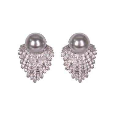 Imagem de Brincos de pérola para mulheres, brincos de pérola sintética de zircônia cúbica, design redondo de flor de lágrima com laço de borboleta, joia hipoalergênica elegante para uso diário e presentes