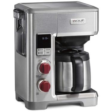 Imagem de Cafeteira Elétrica Programável com Jarra de 2.4L e Visor LCD, Aço Inoxidável, 110v, WOLF GOURMET WGCM100S, Vermelho