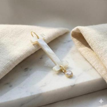 Imagem de Pingente de Ouro 18K com Letra 'I' em Madrepérola e Zircônia Branca - 