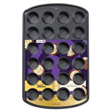 Imagem de Wilton Forma de muffin dourada premium antiaderente para assar 24 xícaras, 40,6 x 25,4 x 2,5 cm