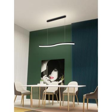 Imagem de Lustre pendente LED linear para sala de jantar, com intensidade ajustável e controle remoto, moderno, ideal para cozinhas, mesas de jantar, escritórios e ambientes internos. Possui cúpula br