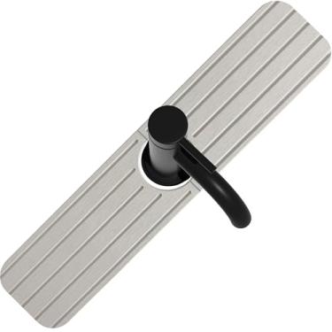 Imagem de ZumenDa Tapete de torneira de pia de cozinha de 43 cm x 10 cm, torneira de pedra absorvente de água para balcão de banheiro, bandeja de diatomita de secagem rápida para pia de cozinha, cinza claro