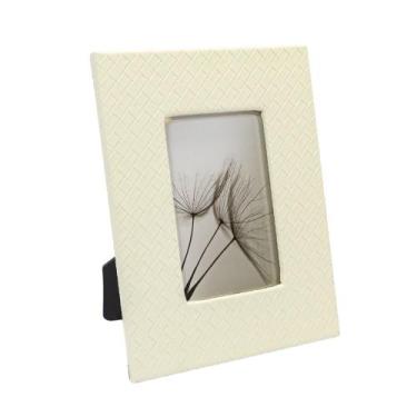 Imagem de Porta Retrato em Madeira Com Revestimento em PU Creme P 24x19cm - L. A