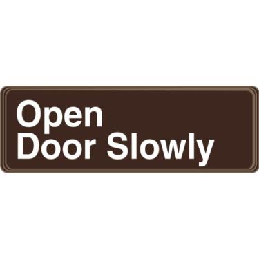 Imagem de Accuform PAR425 Placa Deco-Shield de Plástico Acrílico Estilo Arquitetônico, Lenda "Open Door Slowly", 7,6 cm de comprimento x 23 cm de largura x 0,3 cm de espessura, branco sobre marrom