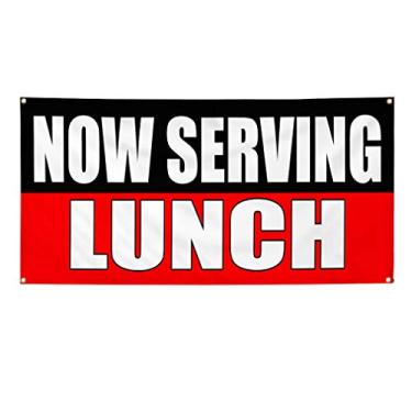 Imagem de Banner de vinil Vários tamanhos Now Serving Lunch Food Fair Promoção Restaurante e Comida Outdoor Impermeável Industrial Yard Sinais Vermelho 4 ilhós 61 x 122 cm
