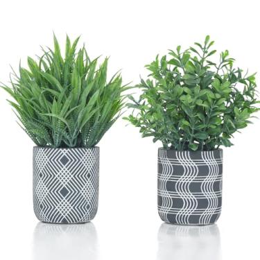 Imagem de BLISOUL Pacote com 2 plantas falsas pequenas, plantas de grama falsa, buxo artificial com vasos de cimento de padrão geométrico, vegetação sintética em vaso pequeno para decoração de casa, banheiro