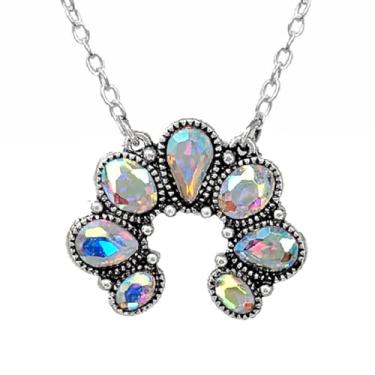 Imagem de Rosemarie & Jubalee Colar de flor de abóbora estilo ocidental, pingente de pedra howlita branca com corrente de liga de prata, 40,6 cm com extensor de 7,6 cm, One Size, Liga metálica, howlita, Howlita