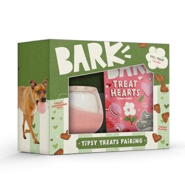 Imagem de Barkbox Pacote de presente Tipsy Treat – Brinquedo de pelúcia para cães e guloseimas de coração de galinha seca para o Dia dos Namorados – Caixa de presente divertida para cães de médio a grande porte